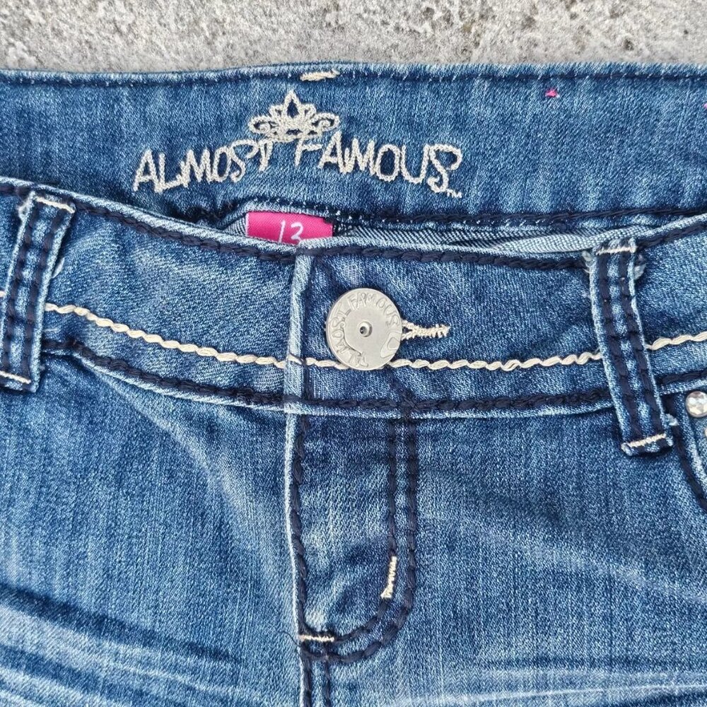 Almost Famous Women Shorts Ripped Blue Denim Jeans Capri Short Size 13 - Picture 4 of 9
